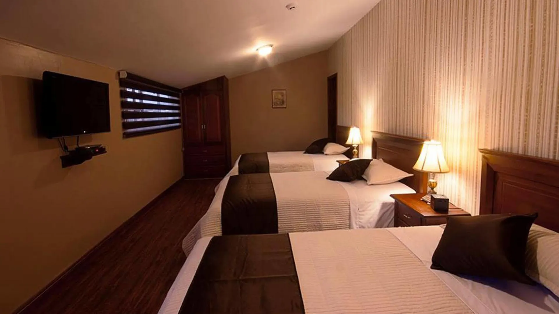 *** Guest house Villa Emilia Hostal Cuenca Ecuador